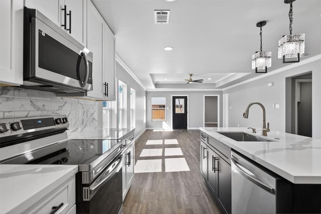 604 Jefferson Avenue, Cleveland, TX 77327