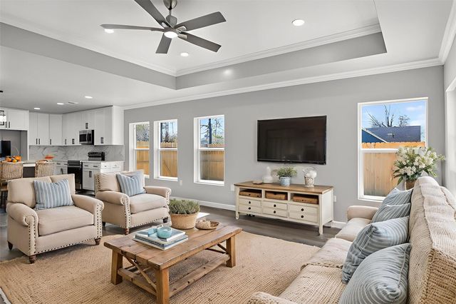 604 Jefferson Avenue, Cleveland, TX 77327