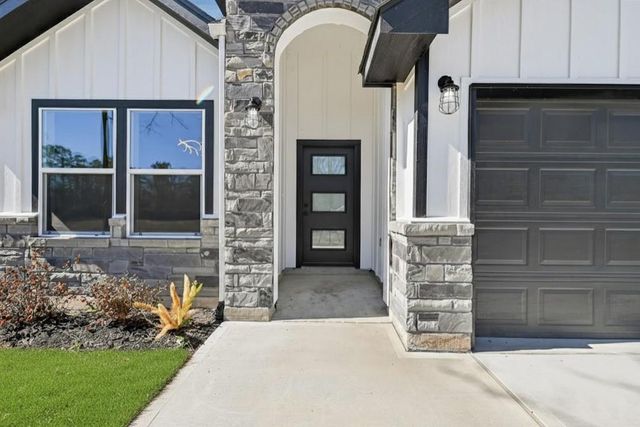 604 Jefferson Avenue, Cleveland, TX 77327