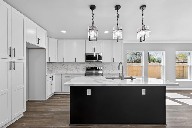 604 Jefferson Avenue, Cleveland, TX 77327