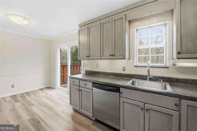 5506 Kingsport Drive, Atlanta, GA 30342