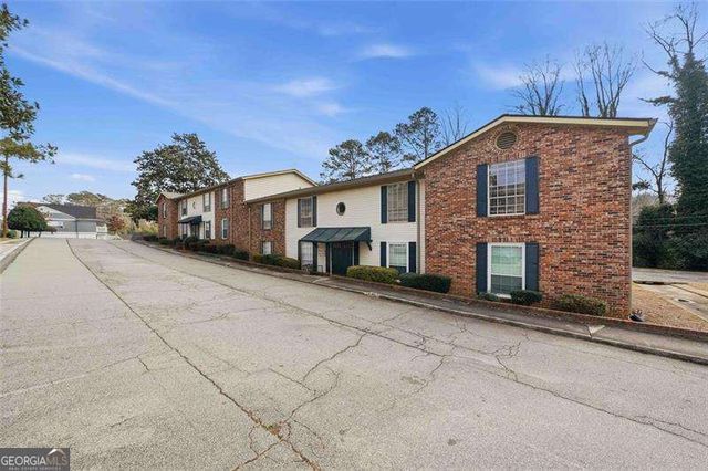 5506 Kingsport Drive, Atlanta, GA 30342