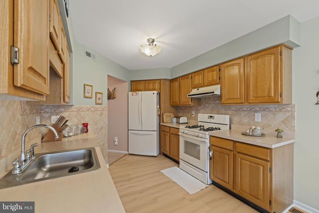 60 SMOKEY RUN DR, Berlin, NJ 08009