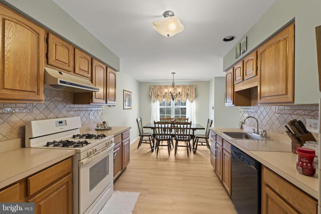 60 SMOKEY RUN DR, Berlin, NJ 08009