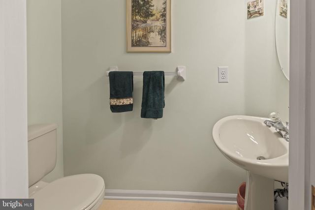 60 SMOKEY RUN DR, Berlin, NJ 08009