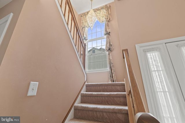 60 SMOKEY RUN DR, Berlin, NJ 08009