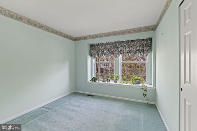 60 SMOKEY RUN DR, Berlin, NJ 08009