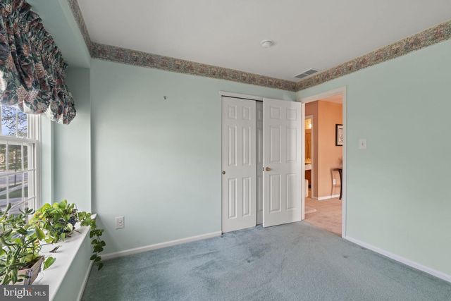 60 SMOKEY RUN DR, Berlin, NJ 08009