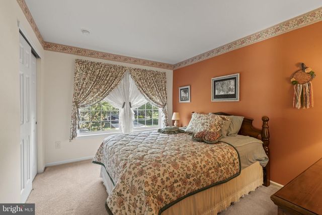 60 SMOKEY RUN DR, Berlin, NJ 08009