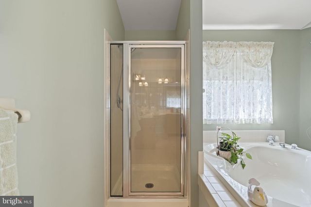 60 SMOKEY RUN DR, Berlin, NJ 08009