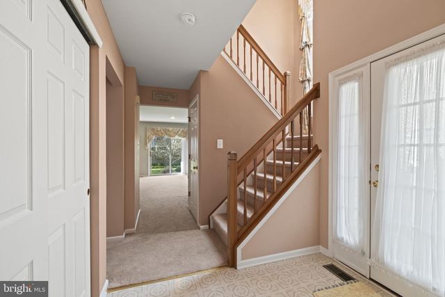 60 SMOKEY RUN DR, Berlin, NJ 08009