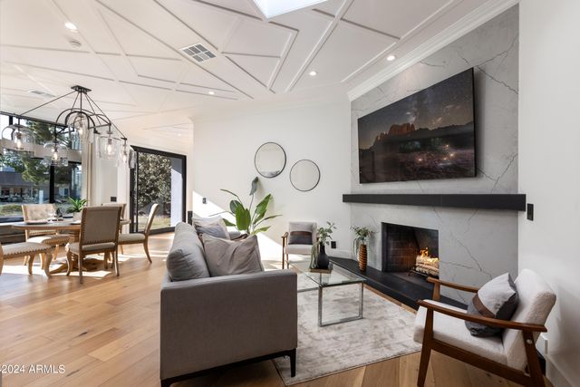 3045 N MARIGOLD Drive, Phoenix, AZ 85018