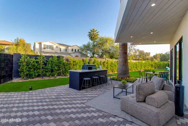 3045 N MARIGOLD Drive, Phoenix, AZ 85018