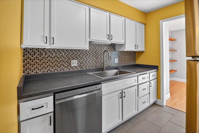 14 Whitcomb Circle, Madison, WI 53711