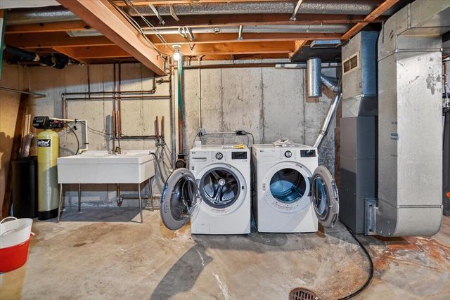 14 Whitcomb Circle, Madison, WI 53711