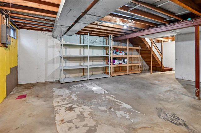 14 Whitcomb Circle, Madison, WI 53711