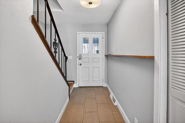 14 Whitcomb Circle, Madison, WI 53711