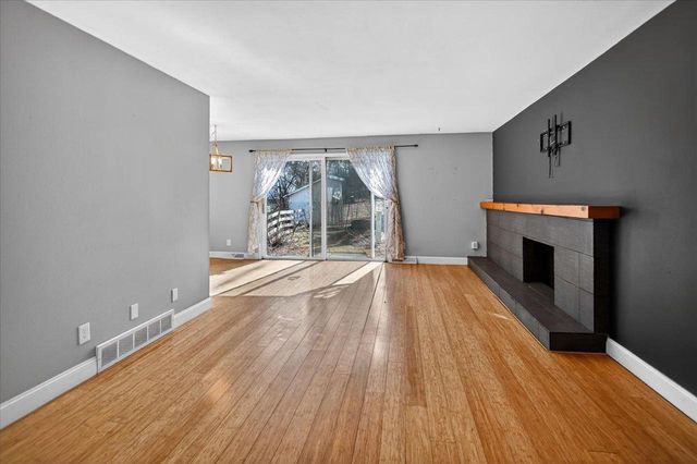 14 Whitcomb Circle, Madison, WI 53711