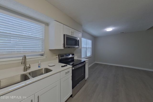 3572 RAYMUR VILLA Drive, Jacksonville, FL 32277