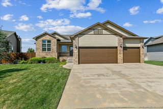 2919 E Fairchild Ct, Park City, KS 67219