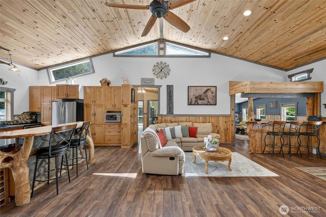 3695 Grandview Road, Ferndale, WA 98248