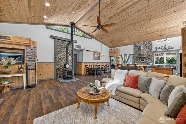 3695 Grandview Road, Ferndale, WA 98248