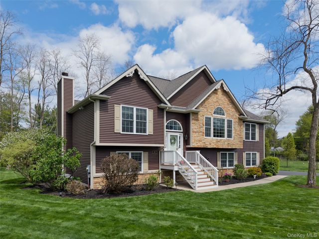 40 Paulette Lane, Wappingers Falls, NY 12590