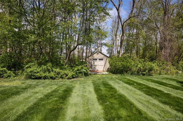 40 Paulette Lane, Wappingers Falls, NY 12590