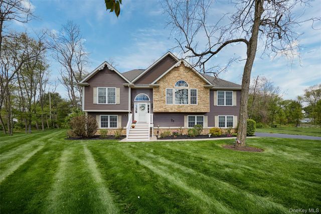 40 Paulette Lane, Wappingers Falls, NY 12590