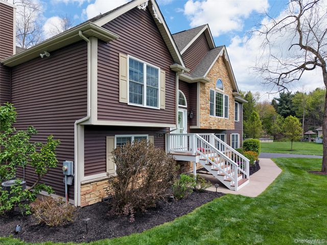 40 Paulette Lane, Wappingers Falls, NY 12590