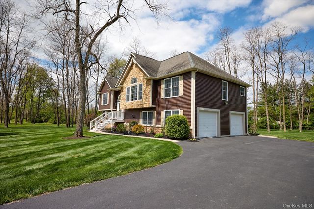40 Paulette Lane, Wappingers Falls, NY 12590