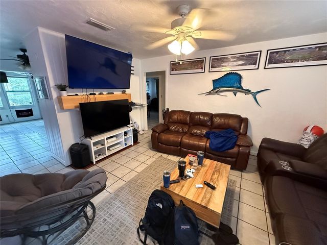 1530 NW 6TH AVENUE, Gainesville, FL 32603