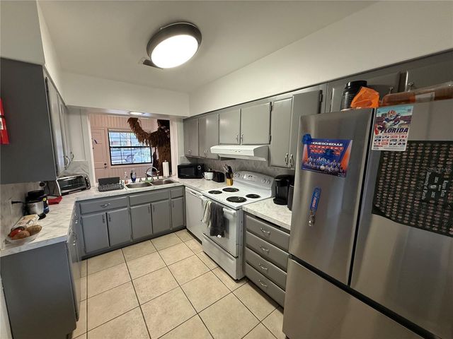 1530 NW 6TH AVENUE, Gainesville, FL 32603