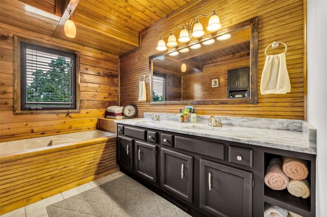 413 Hilltop Road, Sand Springs, OK 74063