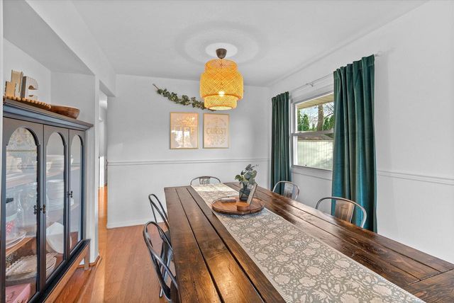 W282N6654 Meadowlark LANE, Hartland, WI 53029