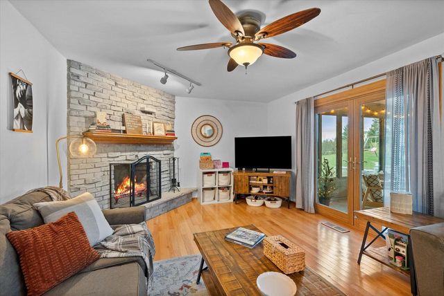 W282N6654 Meadowlark LANE, Hartland, WI 53029