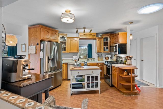 W282N6654 Meadowlark LANE, Hartland, WI 53029