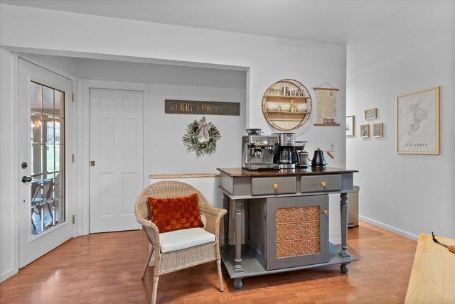 W282N6654 Meadowlark LANE, Hartland, WI 53029