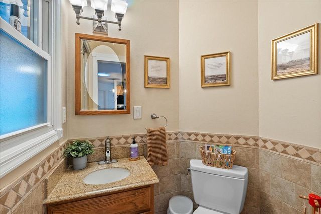 W282N6654 Meadowlark LANE, Hartland, WI 53029