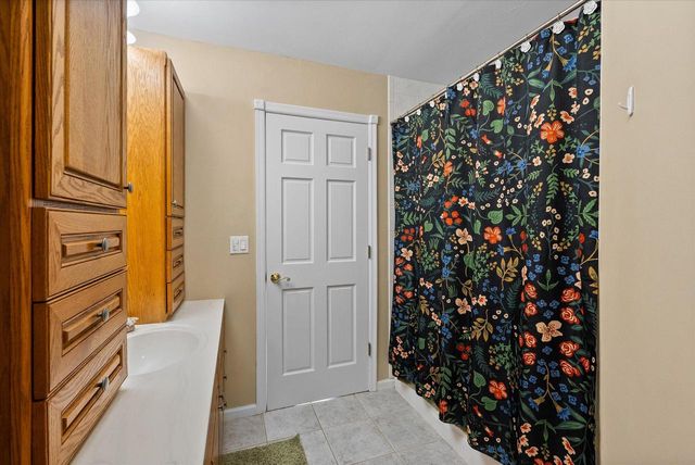 W282N6654 Meadowlark LANE, Hartland, WI 53029