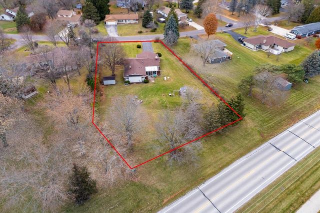 W282N6654 Meadowlark LANE, Hartland, WI 53029