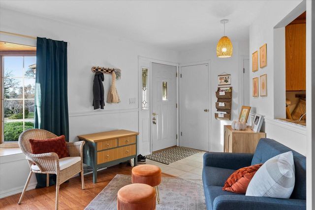 W282N6654 Meadowlark LANE, Hartland, WI 53029