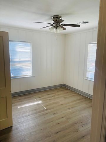 2 High Street, Baytown, TX 77520