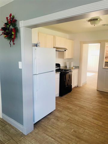 2 High Street, Baytown, TX 77520