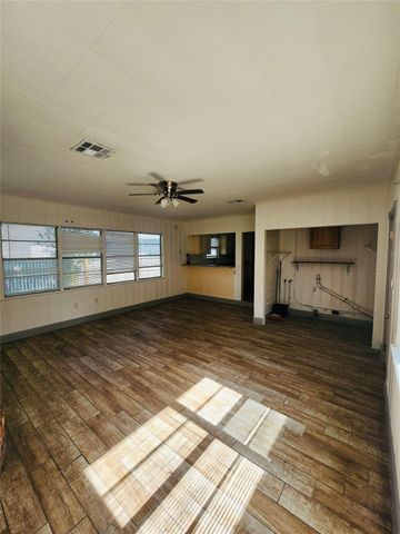 2 High Street, Baytown, TX 77520