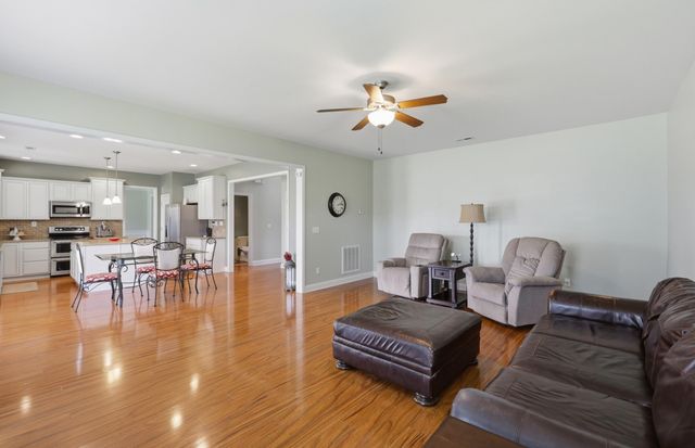 4248 Mooncoin Way, Lexington, KY 40515