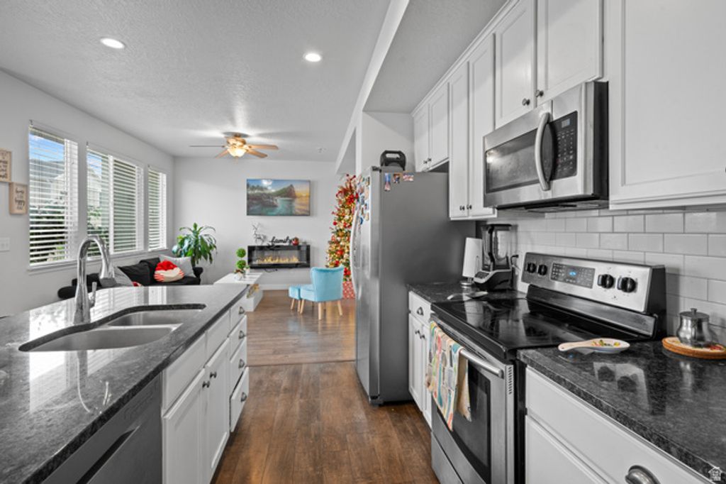 Image 12 of property listing at 14287 S MEADOW ROSE DR, Herriman, UT 84096