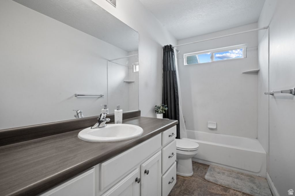 Image 17 of property listing at 14287 S MEADOW ROSE DR, Herriman, UT 84096