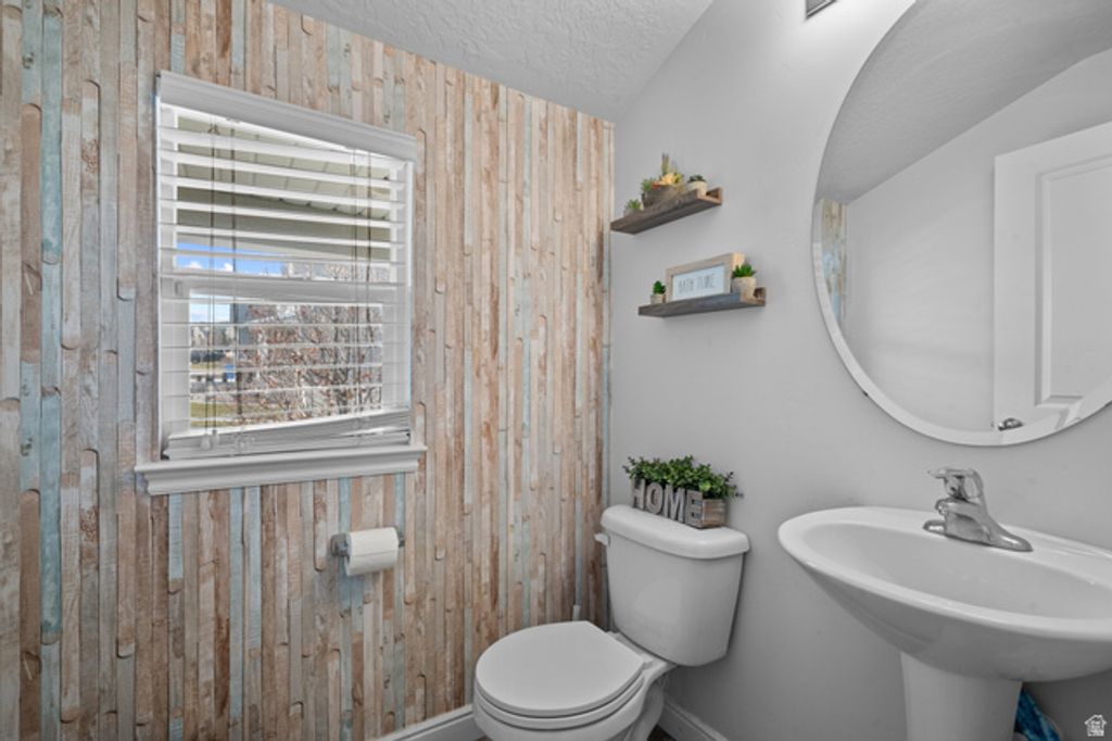 Image 19 of property listing at 14287 S MEADOW ROSE DR, Herriman, UT 84096