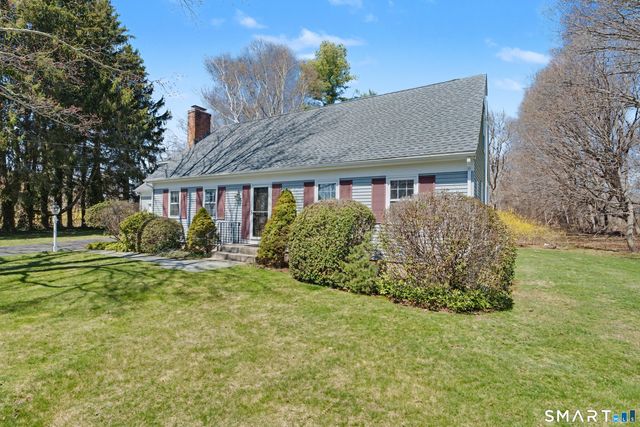 9 Sparrow Bush Lane, Guilford, CT 06437
